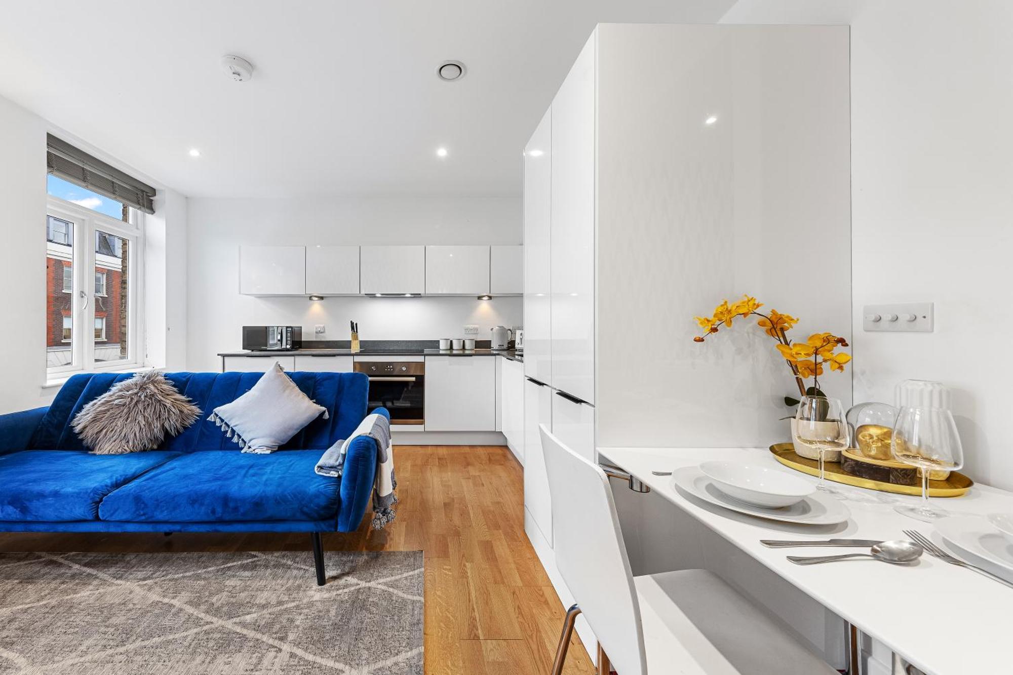 Modern One Bedroom Flat - Near Heathrow, Windsor Castle, Thorpe Park - Staines Tw18 * Londra